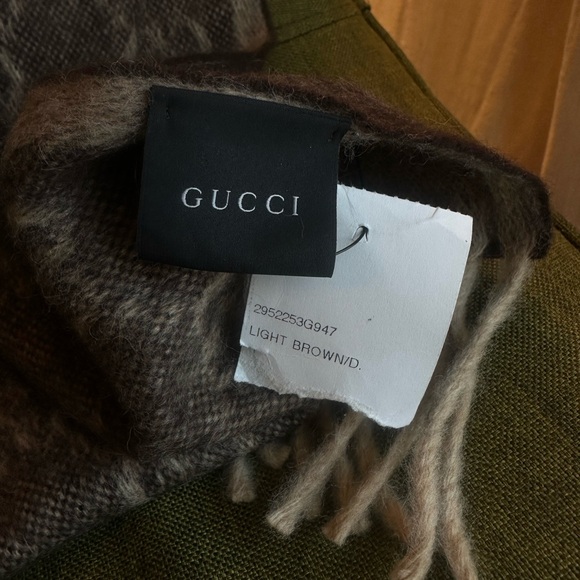 Gucci Jaquard Wool and Angora Scarf Brown/Gray EUC - Picture 3 of 4